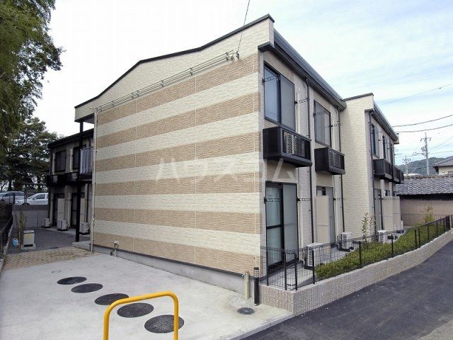 焼津市中里のアパートの建物外観