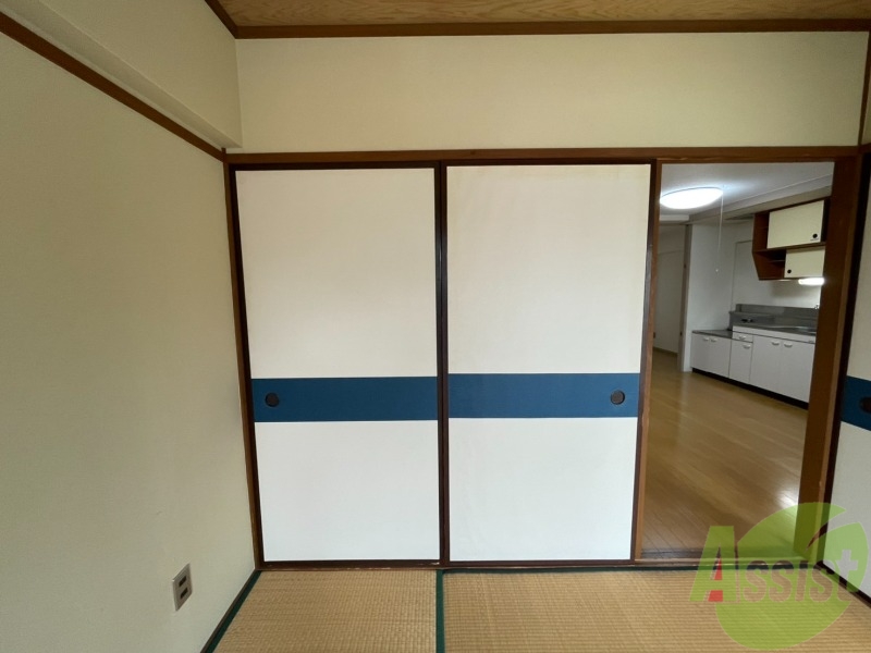収納　収納はこちらのクローゼットをお使いください。