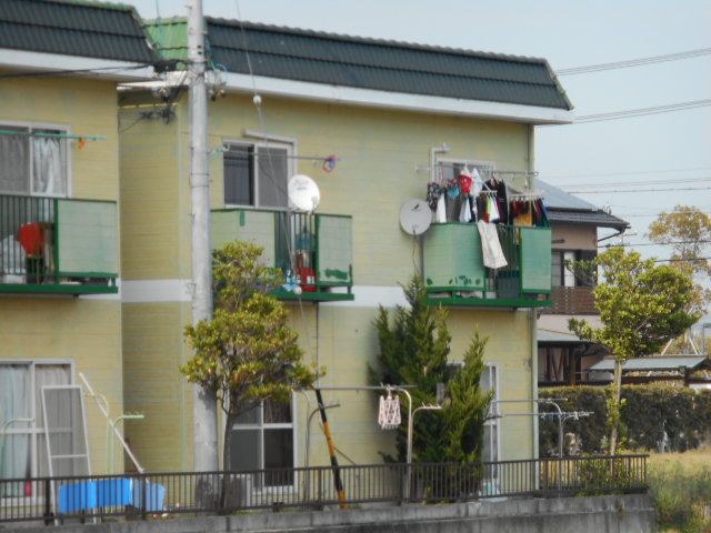 【掛川市富部のアパートの建物外観】
