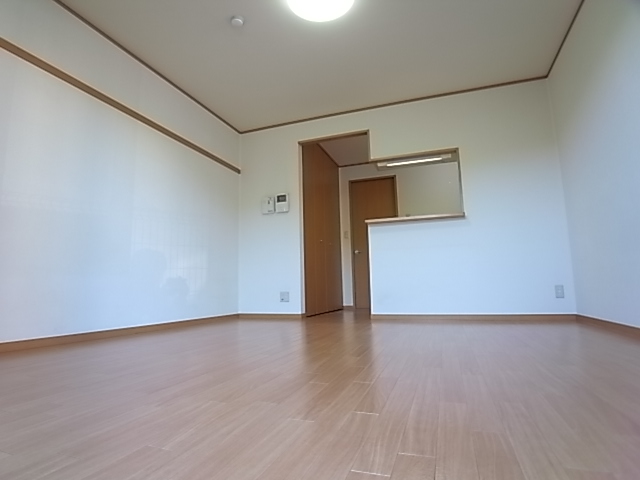 【神戸市西区水谷のアパートの居室・リビング】