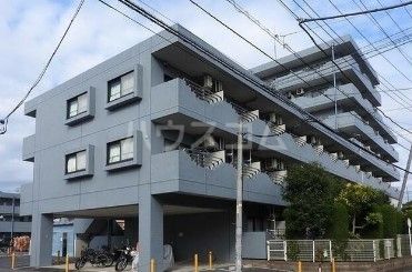 新座市野火止のマンションの建物外観