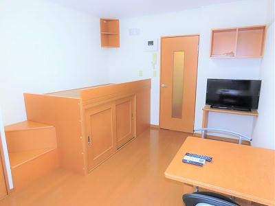居室・リビング　ハイベッドタイプのお部屋です