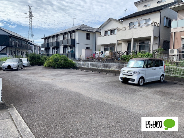 【ベルヴィル　アルムＢの駐車場】