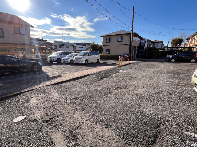 【ＳＵＮ・ＳＴＡＧＥ池ノ端３番館の駐車場】