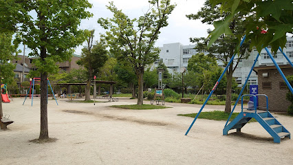 【江戸川区松江のマンションの公園】