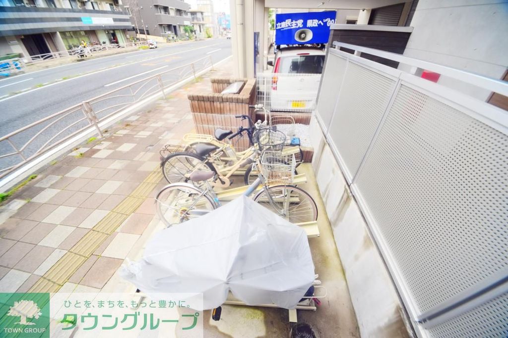 【横浜市磯子区磯子のアパートの駐車場】