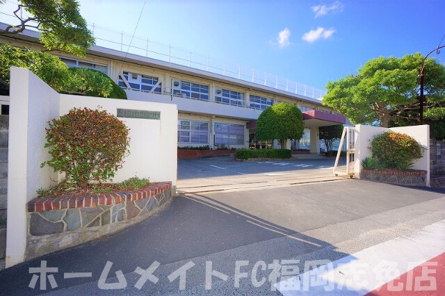 【糟屋郡粕屋町仲原のアパートの小学校】