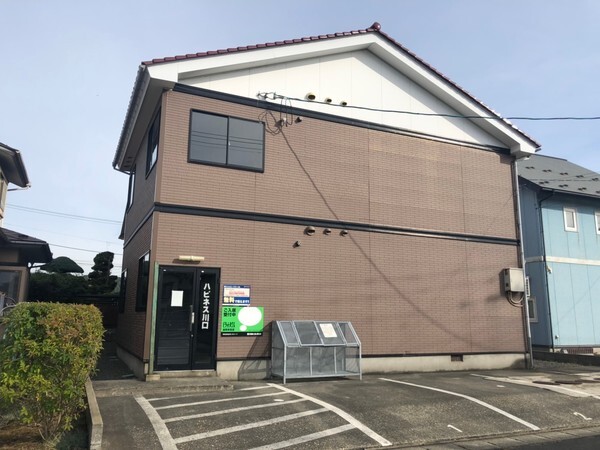 【ハピネス川口の建物外観】