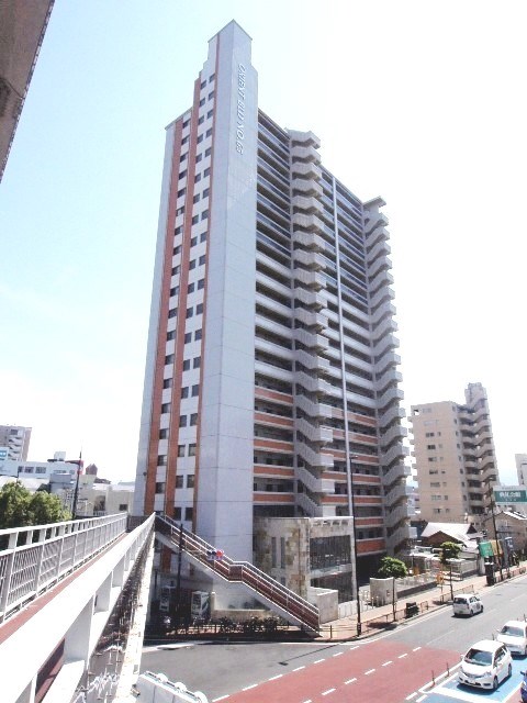 建物外観　市街地すぐ。人気の物件です。