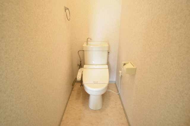 トイレ　清潔感のあるトイレです