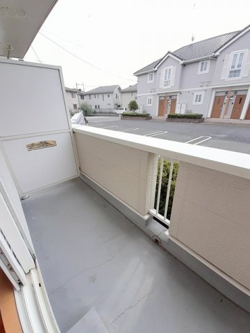 バルコニー　陽当たり良好なバルコニーです