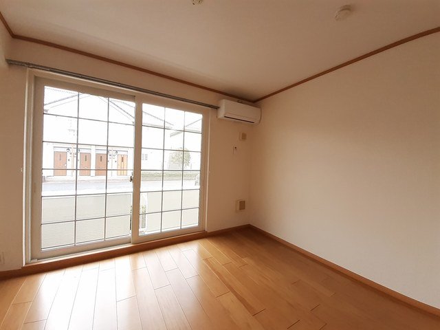 居室・リビング　ゆったり過ごせる居間です