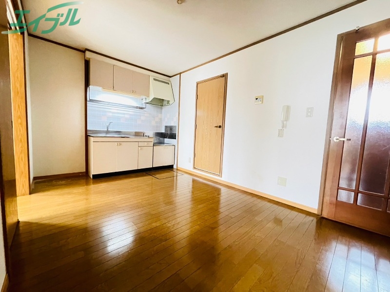 居室・リビング　同型部屋写真です。