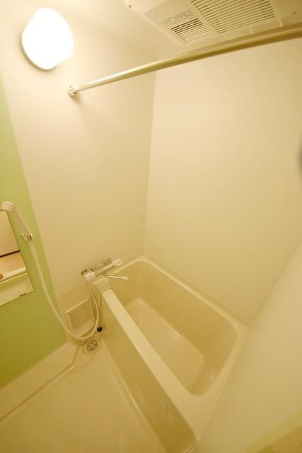 バス・シャワールーム　★浴室乾燥機付きのお風呂です★