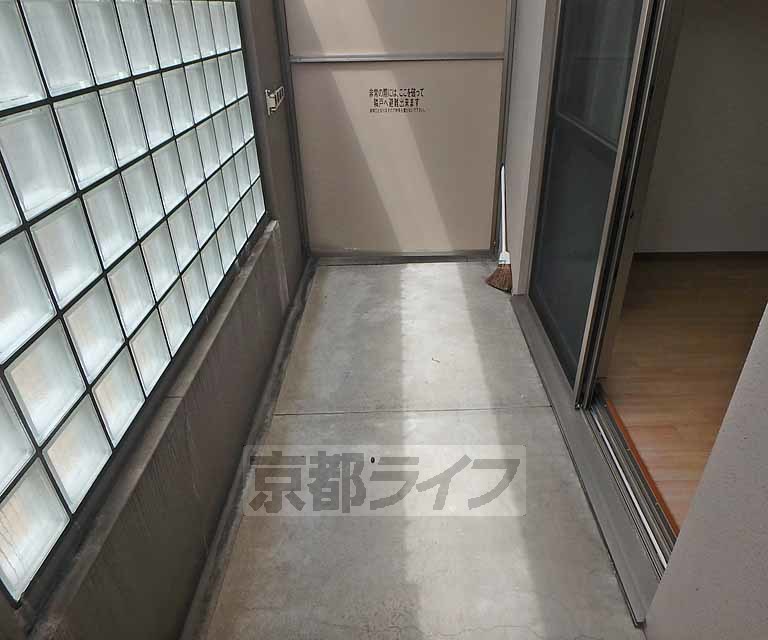 バルコニー　洗濯物はこちら