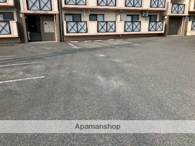 駐車場　エントランス