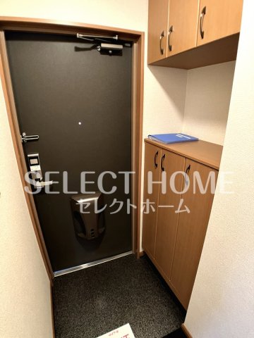 玄関　毎日通る玄関はこちらです 同型タイプ