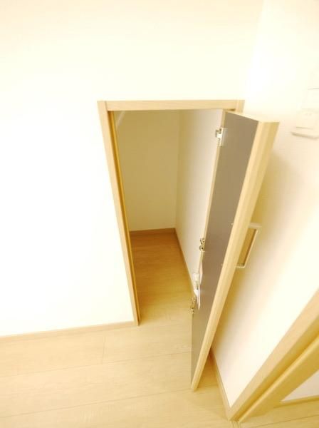 収納　★ロフト階段下の収納です★