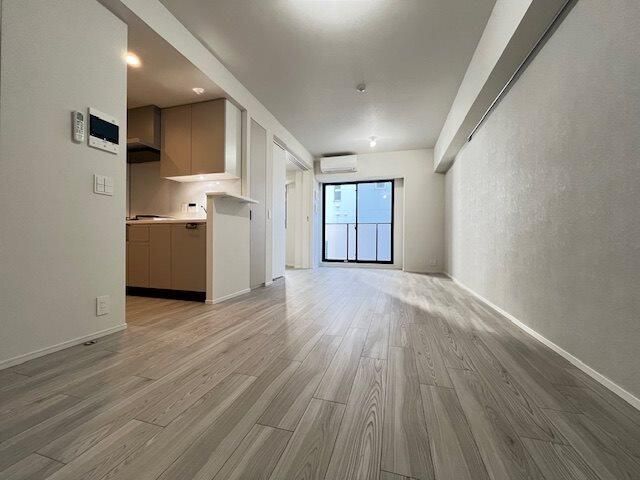 居室・リビング　こちらの居間で趣味の時間をお楽しみください