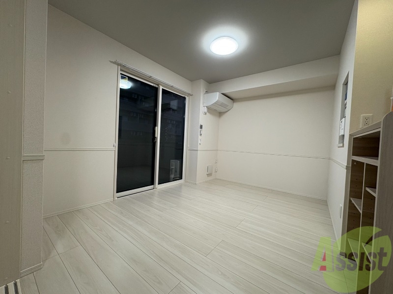 居室・リビング　大きな窓が付いていて日差しもたっぷり入ります。