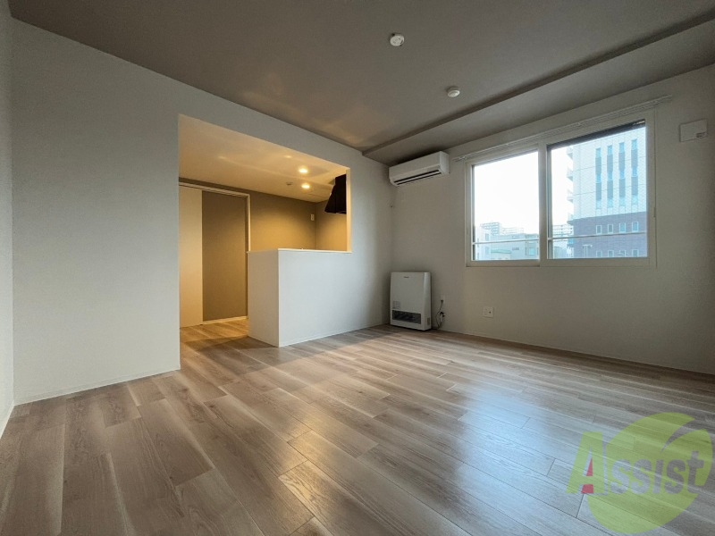 居室・リビング　広々としたリビングですね。使い勝手がよさそうですね！