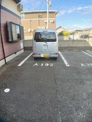 駐車場　駐車スペースもあります