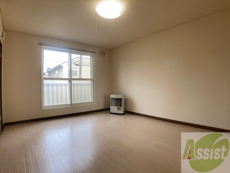 居室・リビング　広くてキレイなお部屋が広がっていて、充実した生活が送れそう。