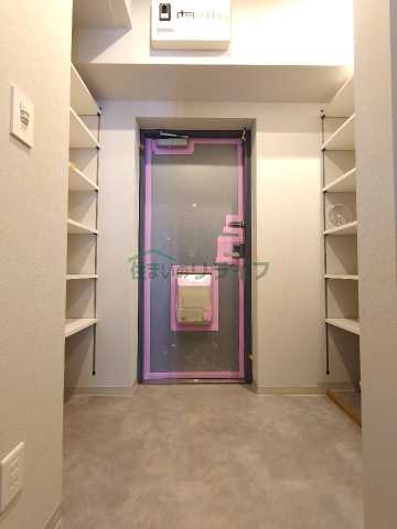 玄関　別部屋の参考写真です。