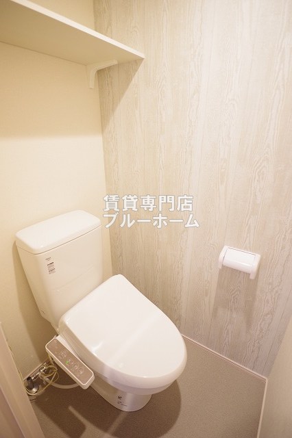 トイレ　温水洗浄便座付きのトイレです！