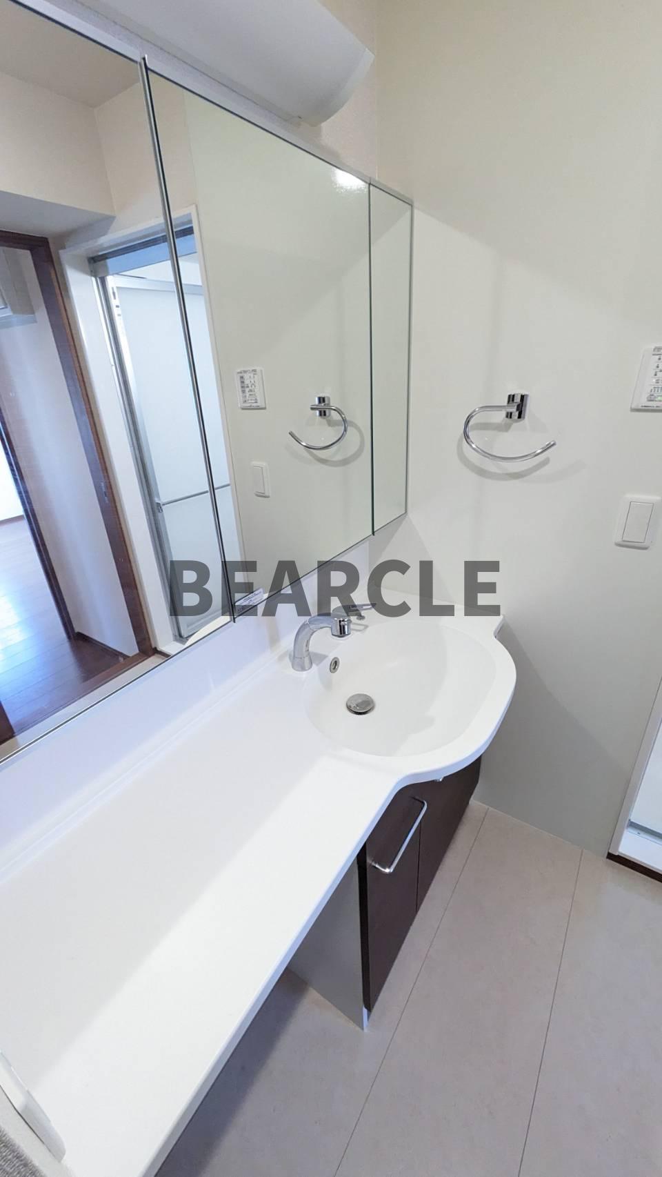 洗面設備　大型洗面化粧台