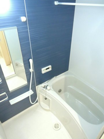 バス・シャワールーム　落ち着いた空間のお風呂です