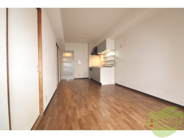 居室・リビング　広々ダイニング、暮らしの中心として、家族が自然と集まる空間