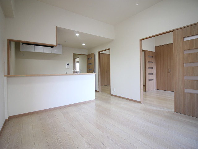 居室・リビング　※写真は同型タイプ、現況優先。