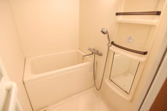 バス・シャワールーム　※別室の参考写真の為、現況優先です。