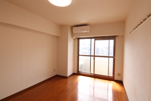 居室・リビング　※別室の参考写真の為、現況優先です。