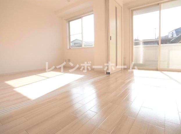 居室・リビング　※別部屋参照写真となります。