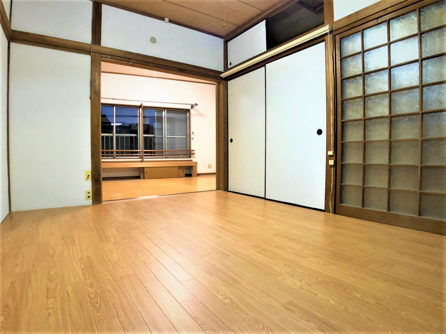 その他部屋・スペース　床はフローリングでお掃除しやすいです