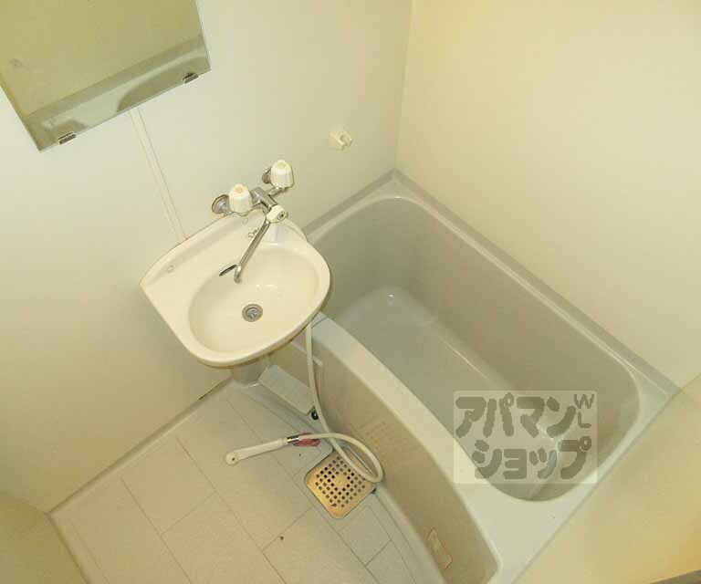 バス・シャワールーム　ゆっくり浸かっていただけます！