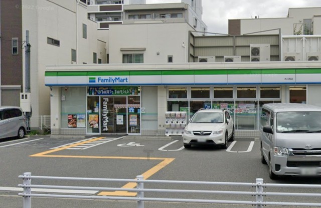 コンビニ　ファミリーマート　木川西（コンビニ）まで381m