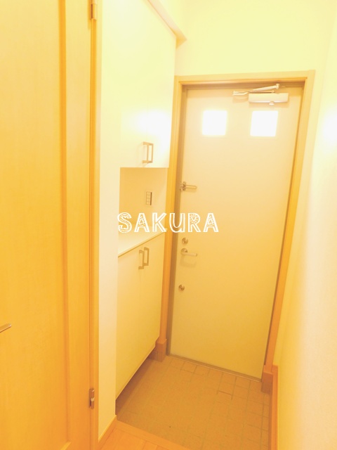 玄関　収納豊富なシューズボックスです♪