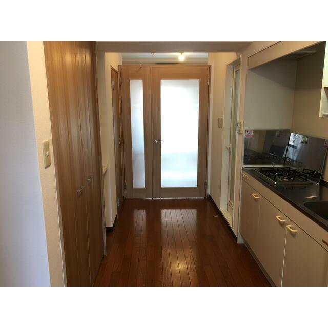 居室・リビング　洗面台、洗濯機置場はすっきり隠せます