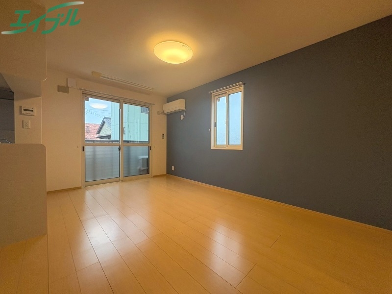 居室・リビング　別部屋参考写真です