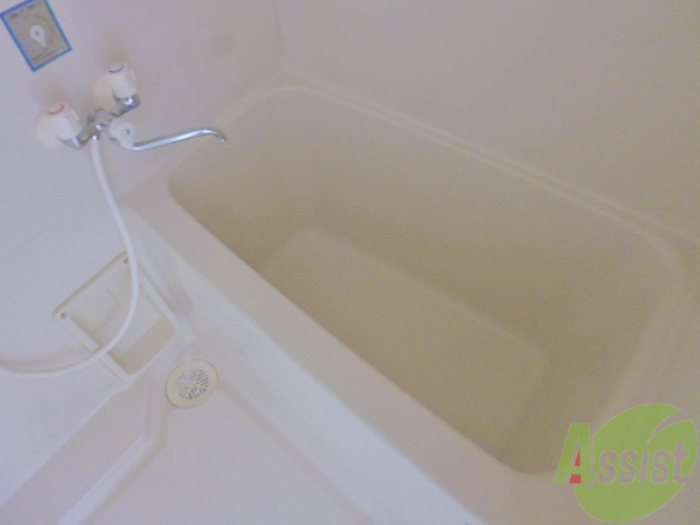 バス・シャワールーム　浴室はゆったりできそうな広さがありました。