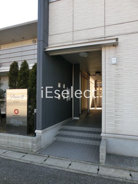 エントランス　蘇我駅まで平坦な道です。