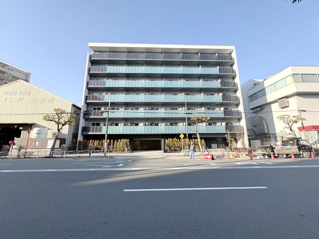 建物外観　駐車場