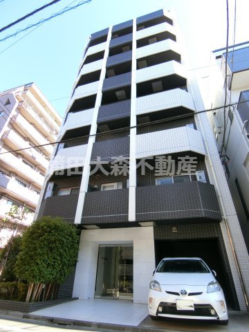 建物外観　2013年4月築　RC鉄筋コンクリート造地上8階建て総戸数2