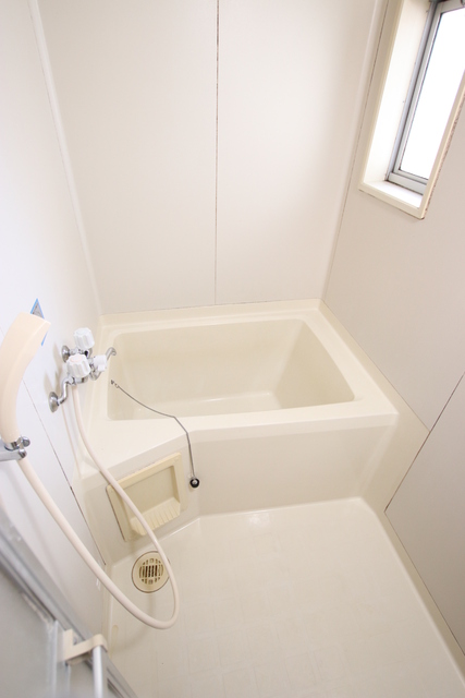 バス・シャワールーム　追焚・浴室乾燥機能付きのバスルーム