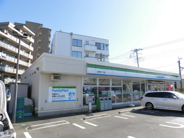 コンビニ　ファミリーマート（コンビニ）まで803m