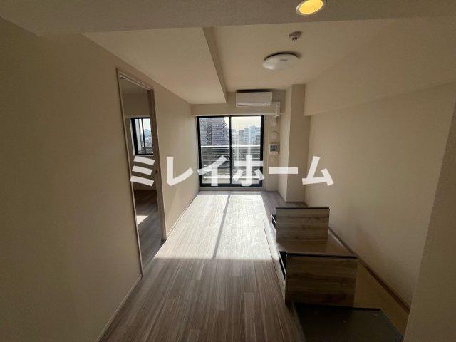 居室・リビング　同建物内別のお部屋の参考写真になります。