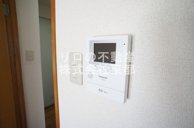セキュリティ　ＴＶモニター付インターホンがあるので訪問者が一目でわかります